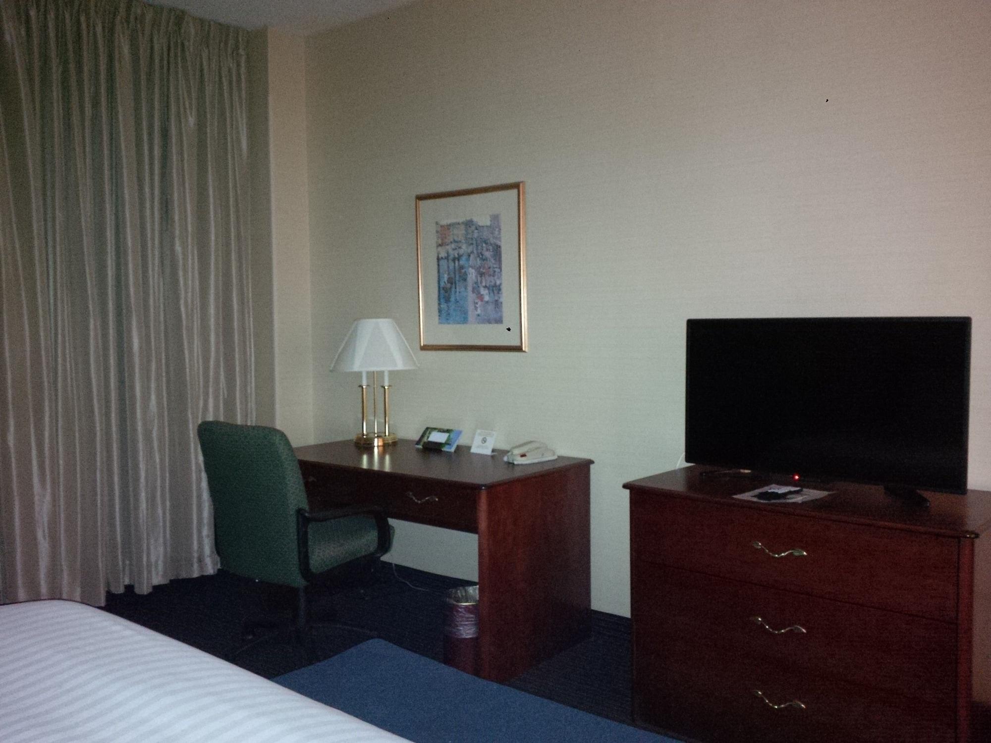 Maron Hotel&Suites Danbury Eksteriør billede