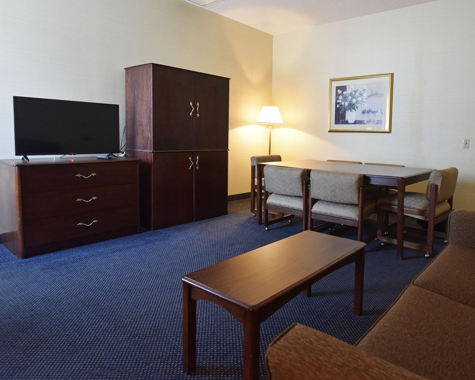 Maron Hotel&Suites Danbury Eksteriør billede
