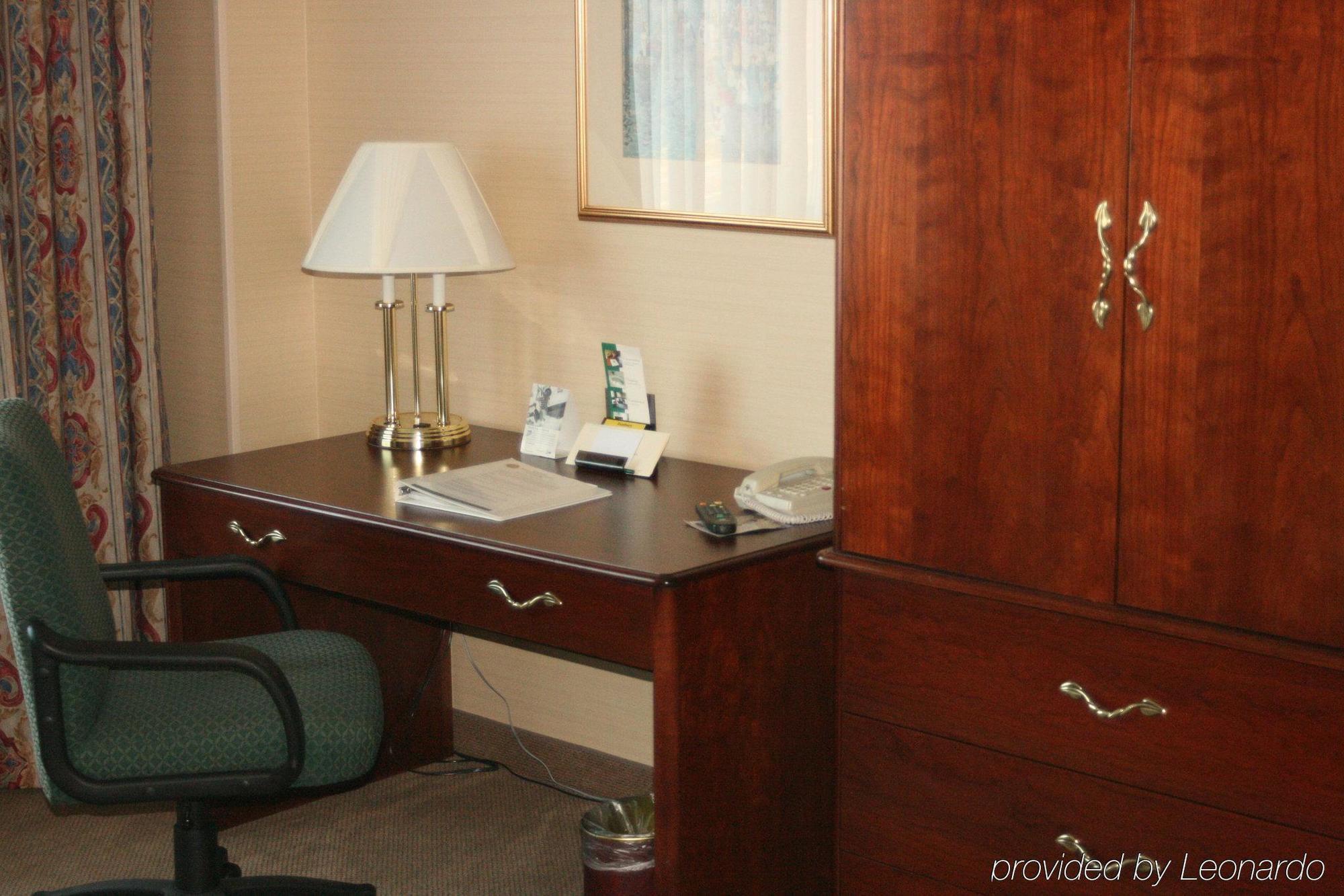 Maron Hotel&Suites Danbury Værelse billede